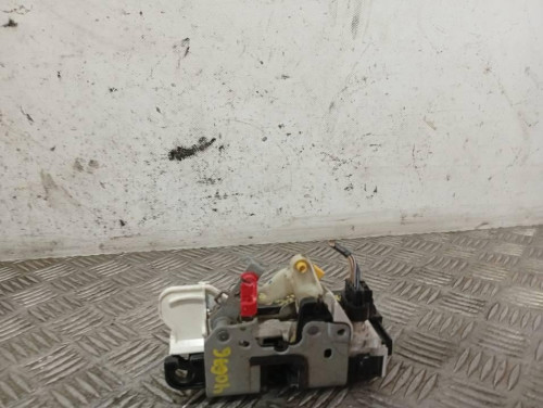 CERRADURA PUERTA DELANTERA DERECHA 