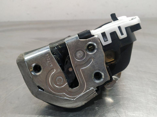 CERRADURA PUERTA TRASERA IZQUIERDA Toyota YARIS (KSP1/NLP1/NSP1) 