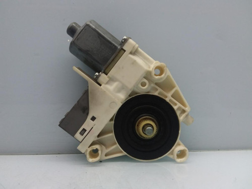 MOTOR ELEVALUNAS TRASERO DERECHO 