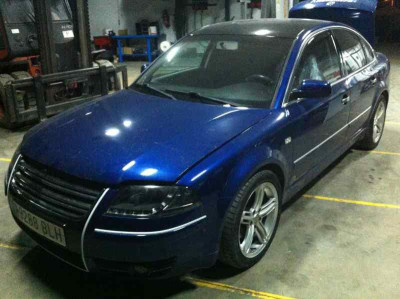VOLKSWAGEN PASSAT BERLINA (3B3)