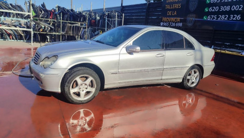  MERCEDES-BENZ CLASE C (BM 203) BERLINA 