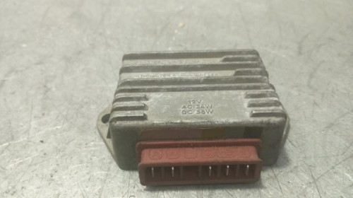 REGULADOR DE CORRIENTE PIAGGIO (VESPA) ZIP 