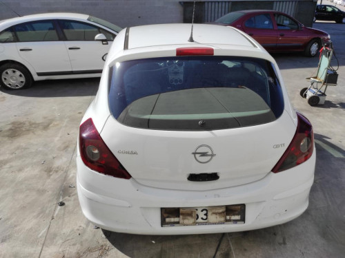 OPEL CORSA D — vehículo donante para recambios 