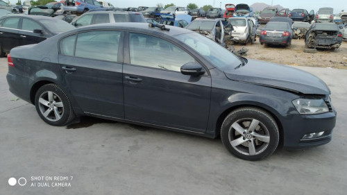  VOLKSWAGEN PASSAT BERLINA (362) 