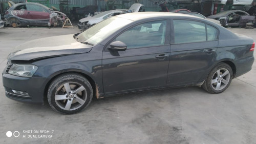  VOLKSWAGEN PASSAT BERLINA (362) 