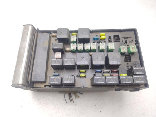 CAJA RELES / FUSIBLES Chrysler VOYAGER (RG) 