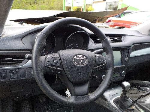 TOYOTA AVENSIS (T27) — Donor Vehicle for Used Parts 