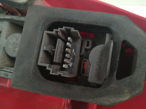  PILOTO TRASERO DERECHO 