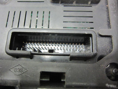 CAJA RELES / FUSIBLES