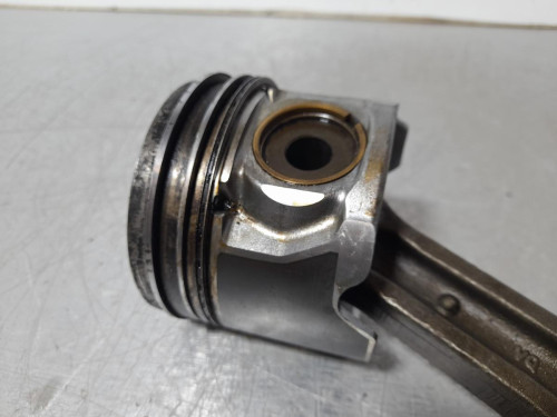  PISTON HYUNDAI TERRACAN (HP) 