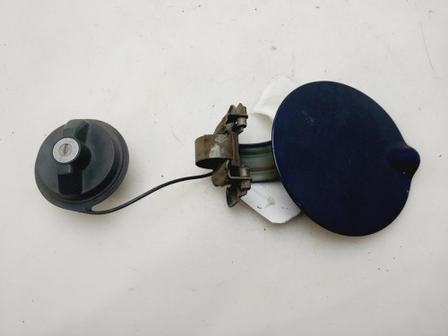 TAPA EXTERIOR COMBUSTIBLE CHRYSLER NEON PL2000 