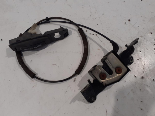  CERRADURA PUERTA TRASERA IZQUIERDA 