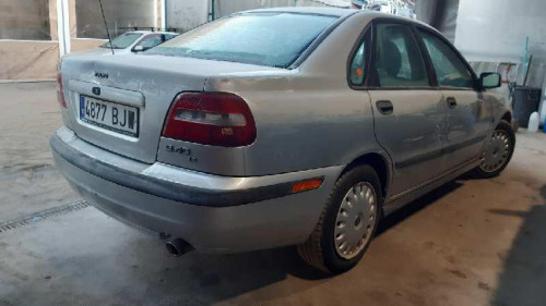  VOLVO S40 BERLINA 
