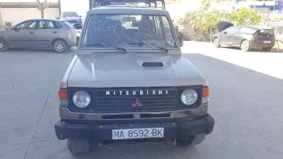 MITSUBISHI MONTERO (L040)