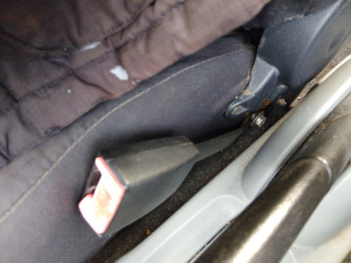 ENGANCHE CINTURON DELANTERO DERECHO Suzuki ALTO (AMF310) 