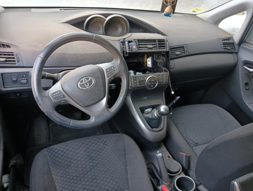 TOYOTA VERSO (AUR2/ZGR2) — автомобиль-донор на запчасти 