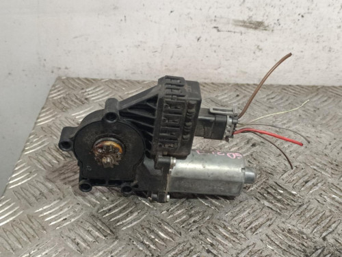  MOTOR ELEVALUNAS DELANTERO IZQUIERDO 