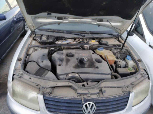  VOLKSWAGEN PASSAT BERLINA (3B2) 