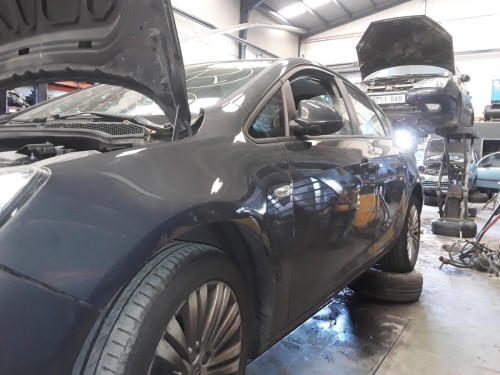  OPEL ASTRA J BERLINA 5P 