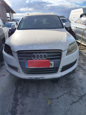 AUDI Q7 (4L)