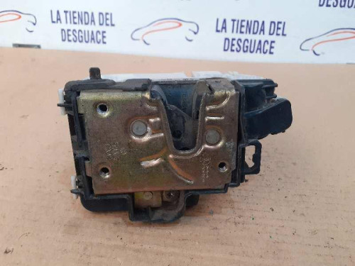  CERRADURA PUERTA TRASERA DERECHA 