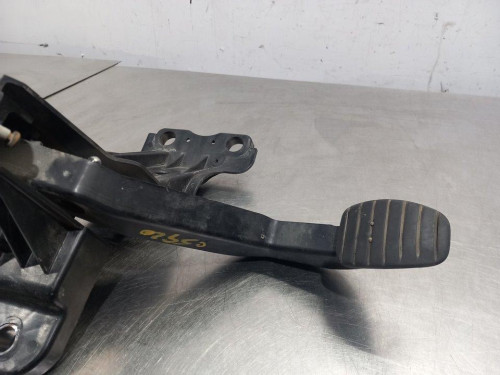  PEDAL EMBRAGUE RENAULT MASTER III VOLQUETE 