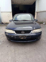 OPEL VECTRA B BERLINA