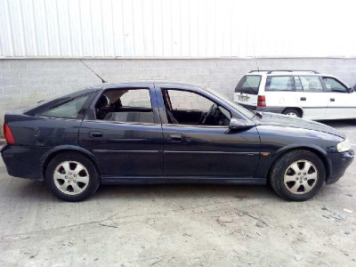 OPEL VECTRA B BERLINA