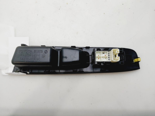 MANDO ELEVALUNAS DELANTERO DERECHO Toyota YARIS (P13) 