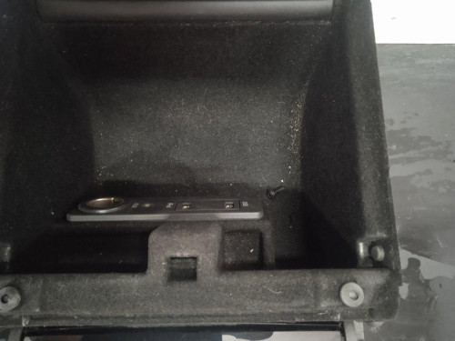  APOYABRAZOS CENTRAL, LAND ROVER, RANGE ROVER EVOQUE 