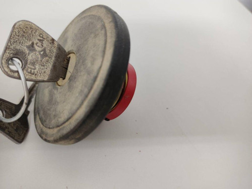 TAPA EXTERIOR COMBUSTIBLE Lada NIVA (2121/21213/21214/21215/2131) 