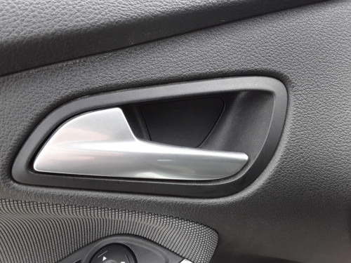 MANETA INTERIOR DELANTERA IZQUIERDA Ford FOCUS BERLINA (CEW) 