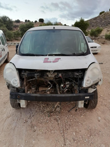 RENAULT KANGOO II (F/KW0) — vehículo donante para recambios 