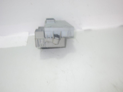 CAJA RELES / FUSIBLES