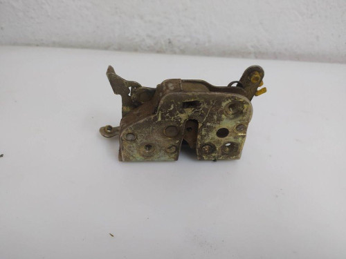  CERRADURA PUERTA DELANTERA DERECHA 