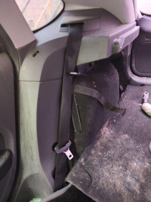 CINTURON SEGURIDAD TRASERO DERECHO