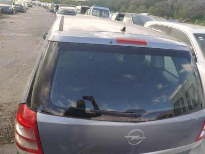 BRAZO LIMPIA TRASERO, OPEL, ZAFIRA B