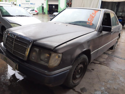 MERCEDES-BENZ CLASE E (BM 124) BERLINA