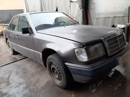 MERCEDES-BENZ CLASE E (BM 124) BERLINA — vehículo donante para recambios 