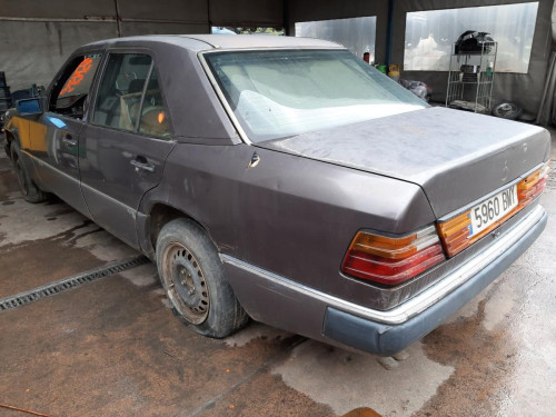 MERCEDES-BENZ CLASE E (BM 124) BERLINA — vehículo donante para recambios 