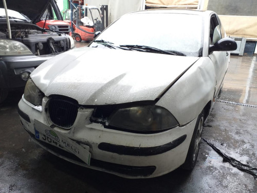 SEAT IBIZA (6L1) — vehículo donante para recambios 
