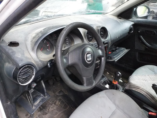 SEAT IBIZA (6L1) — vehículo donante para recambios 