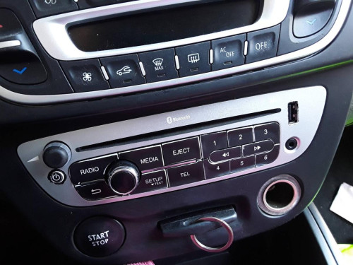 SISTEMA AUDIO / RADIO CD RENAULT MEGANE III BERLINA 5P 
