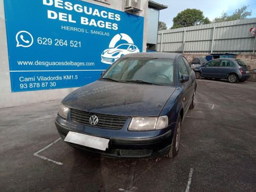  VOLKSWAGEN PASSAT BERLINA (3B2) 