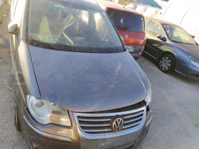 VOLKSWAGEN TOURAN (1T2)