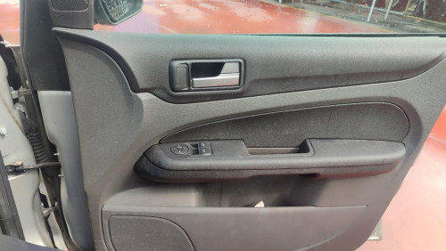  FORD FOCUS BERLINA (CAP) 