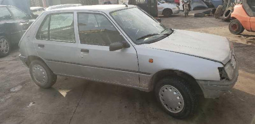  PEUGEOT 205 BERLINA 