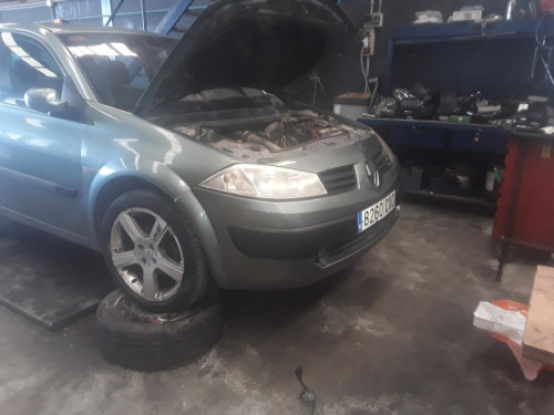 RENAULT MEGANE II BERLINA 5P — автомобиль-донор на запчасти 