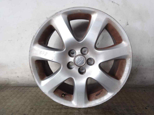 LLANTA Toyota AVENSIS BERLINA (T25) 