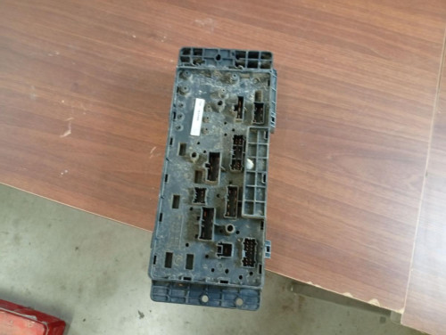 CAJA RELES / FUSIBLES Land Rover DISCOVERY (LT) 